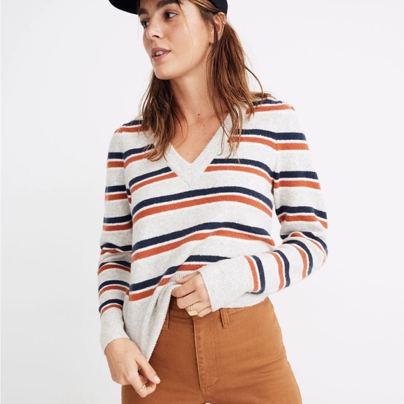 .Madewell Cream and Red Cardigan Sweater In EUC. Size Small - Picture 3 of 6